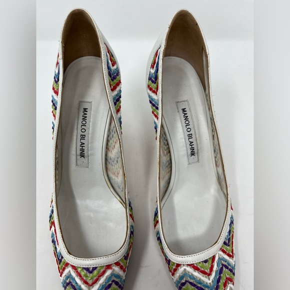 Manolo Blahnik Arina Pointed Toe Rainbow ZigZag Pump White Leather size 39 EU - Picture 4 of 6